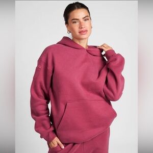 Travel Essentials Hoodie Sz Large in Berry